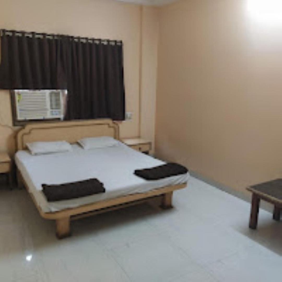 Hotel Pritam Palace , Dhule מראה חיצוני תמונה
